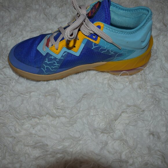 2021 Space Jam x LeBron 18 Low 'Wile E. x Roadrunner' 6.5 Youth which is… - Picture 8 of 15